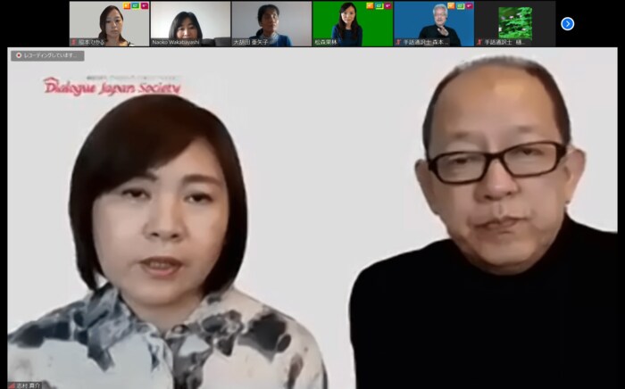 オンライン会見中の志村真介理事(右)
