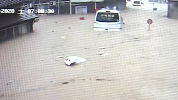 10分間で町が浸水 防カメ映像 「ここまで来るとは...」 9人死亡の熊本・人吉市