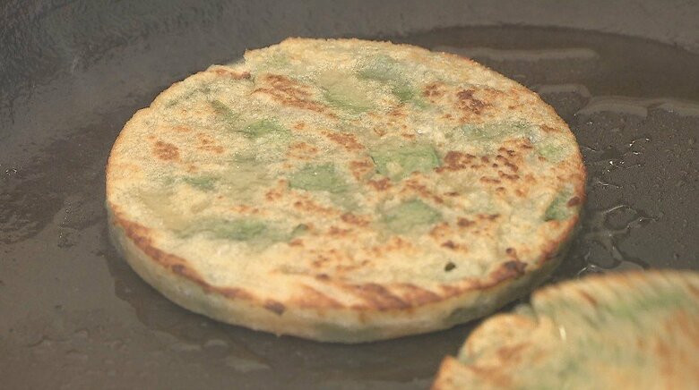 「初めて食べたけど、おいしい」長野市で「おやき」や「にらせんべい」郷土食を楽しむイベント　文化庁が認定「100年フード」がずらり｜FNNプライムオンライン
