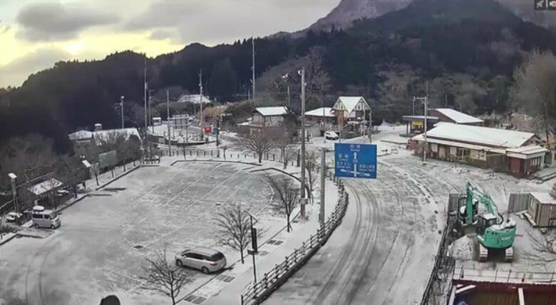 福岡で初雪観測　26日にかけて山地で大雪のおそれ　多いところで3センチ　平地でも積雪予想　道路凍結など注意　気象台｜FNNプライムオンライン