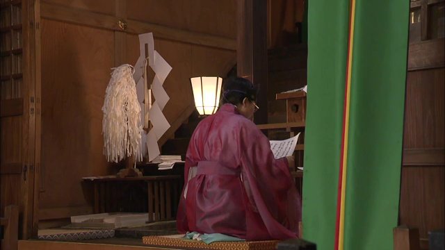 安積国造神社で初の女性神主　比奈さん