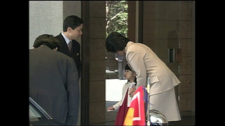 平成18（2006）年3月　東宮御所を出発される皇太子さま