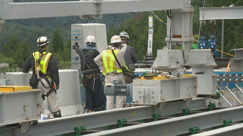 床版の取り替え作業