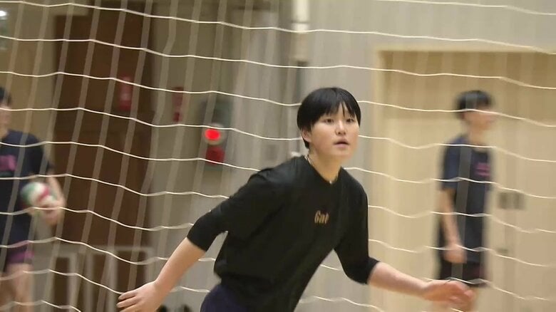 アウトサイドヒッターの三浦亜香選手