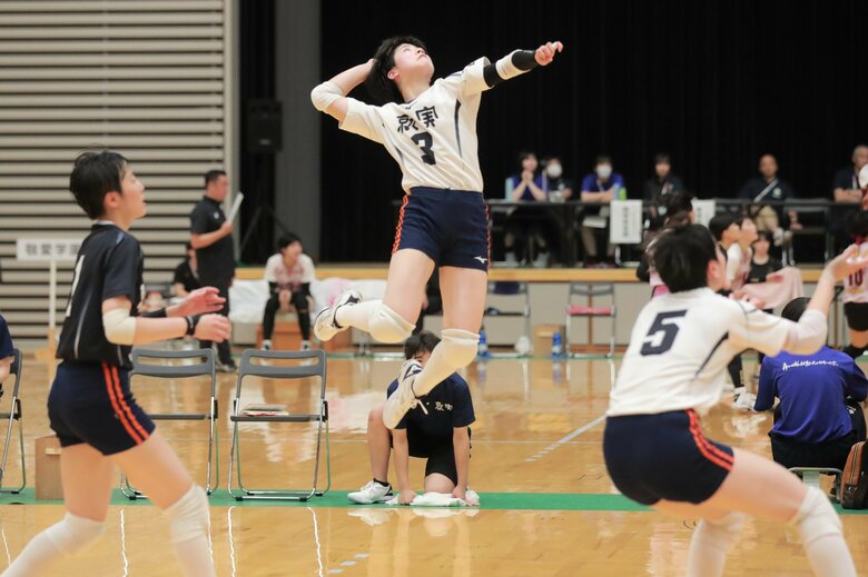 石川を彷彿とさせる髙橋選手のスパイク（写真提供：月刊バレーボール）
