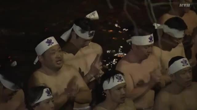 清流に5分間浸かって身を清める「寒中みそぎ」約40人がチャレンジ！1年で最も寒い大寒に無病息災願う