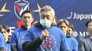 高木監督が来シーズンも続投！V・ファーレン長崎が3市でJ1昇格で感謝のパレード「J1でも共闘を」
