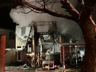 【速報】焼け跡から3人の遺体_住人か？身元の確認急ぐ_整骨院兼住宅から出火_建物をほぼ全焼し隣家にも延焼_消火活動続く（北海道千歳市）