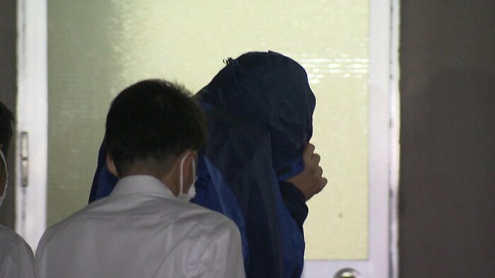 ボートを操縦中に必要な安全確認を怠り3人を死傷させたとして逮捕・起訴された被告の男