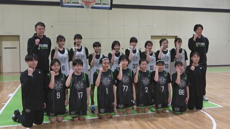 【レバンガ北海道】4月に設立したU15女子が初の全体練習 折茂武彦社長＆桜井良太GMが熱血指導「準備・声を出すこと」の大事さを伝える｜FNNプライムオンライン