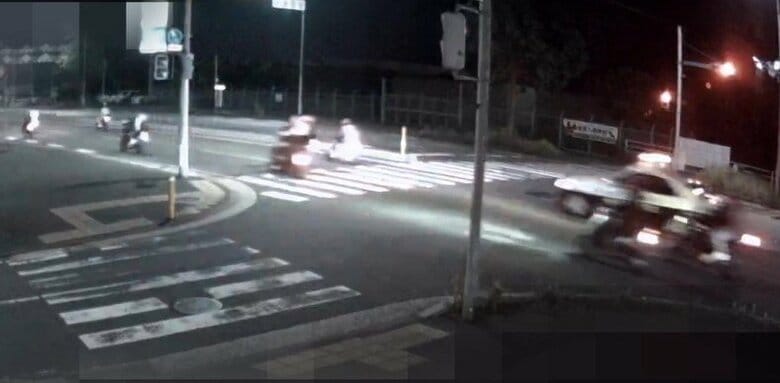「暴走している一体感を味わいたい」原付バイクなど8台で集団暴走　高校生含む男女18人を検挙　無免許運転も　福岡｜FNNプライムオンライン