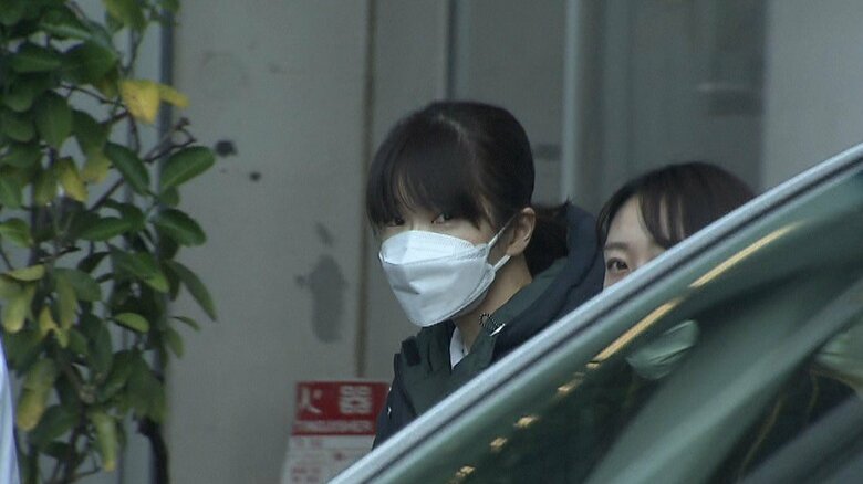人材派遣会社役員の津崎佳子容疑者(43)