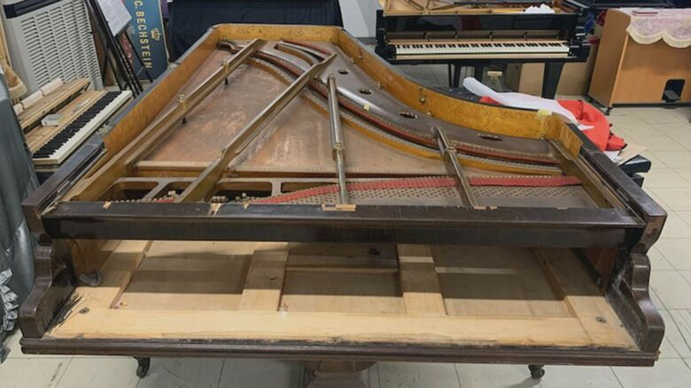 修復作業（燕三条エラール推進委員会提供）