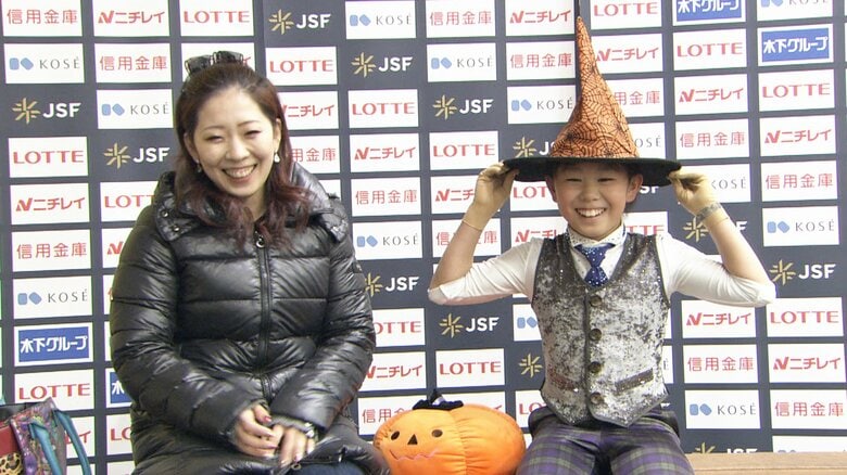 キスクラで笑顔を見せる神野