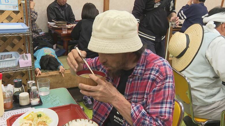 必ず納豆汁を注文する男性