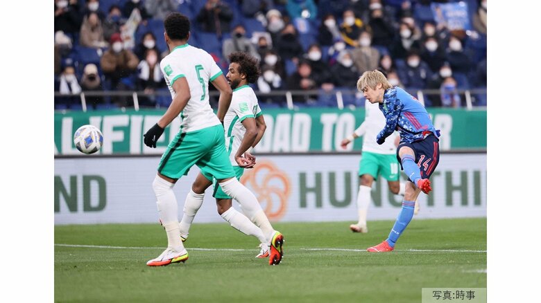サウジアラビア戦で伊東は4試合連続ゴールを決める