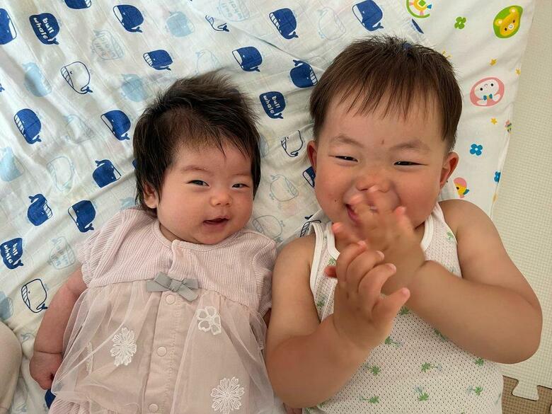 左：リンちゃん（現在生後2カ月）　右：ゼンくん（提供：＠zen_pokoさん）