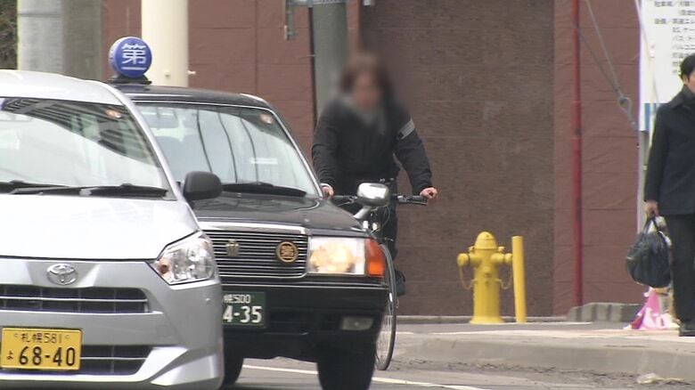 交通量が多い場合や13歳未満などは歩道走行が可能