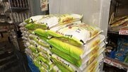 5キロ税抜きで3000円割れで販売も　コメの“緊急値下げ”相次ぐ　2025年産の在庫抱え“損をしてでも減らす”状況