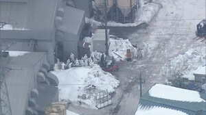 26日までかかる見込み…養鶏場の鶏が鳥インフルに感染 約14万羽の殺処分続く 24時間体制で作業中