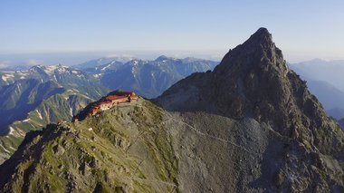 “日本最古のアルピニスト”が見せてくれた? 槍ヶ岳山頂で“奇跡の光景”に遭遇