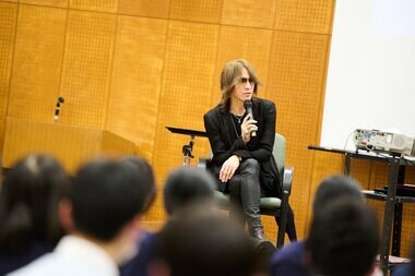 ギタリスト・SUGIZOさんが高校生に特別授業 「自分自身の生き方を見つけて」音楽と社会問題を語る【宮崎発】