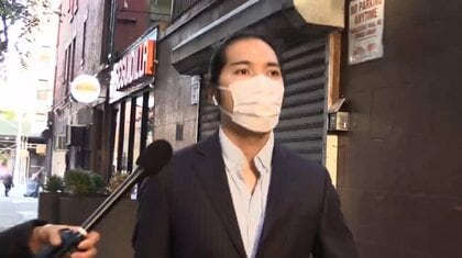 イヤホン外さず無言の1分半…小室圭さん、合格後初めてカメラの前に　報道陣への対応に変化？