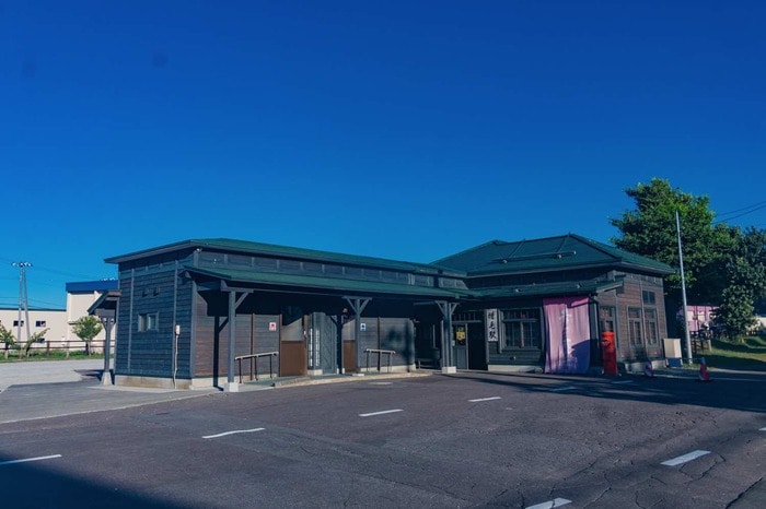 旧増毛駅（2022年8月撮影）