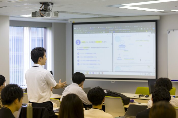 研修対象は今年入社した社員ら約400人