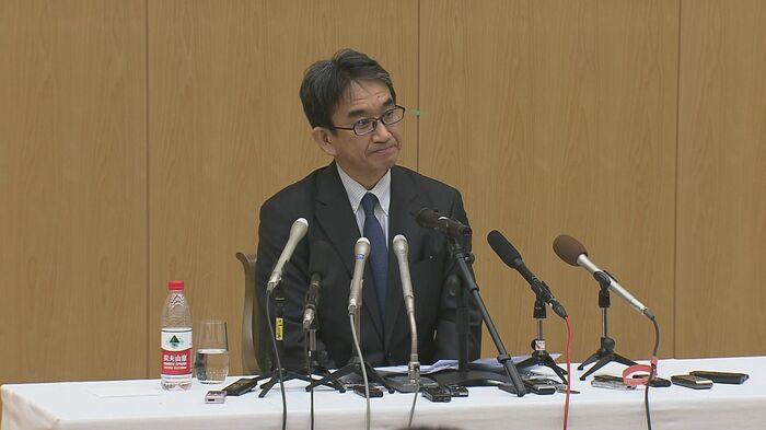 着任後初の記者会見に臨む垂秀夫駐中国大使(12月11日)