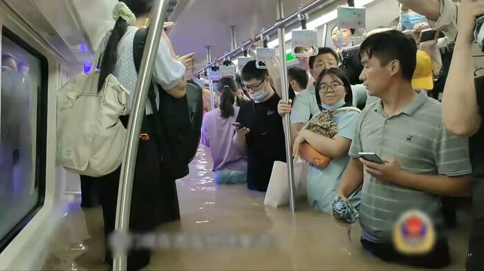中国・河南省で発生した豪雨 2021年7月 中国SNSより