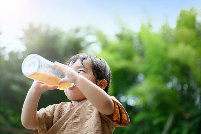 子供の頭皮は汗で湿った状態になりがち(画像はイメージ)