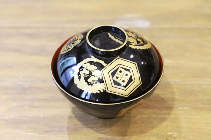 漆器のお椀