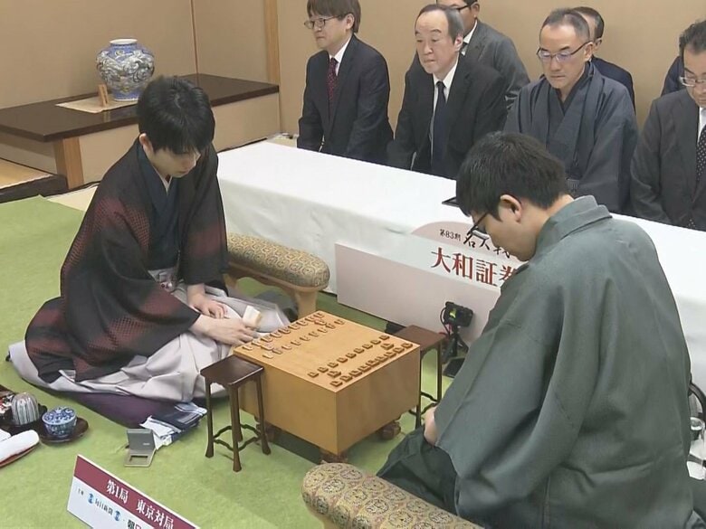 藤井七冠が3連覇目指す…『名人戦』第1局始まる 挑戦者は永瀬九段で2人によるタイトル戦は5度目 戦型は角換わりに｜FNNプライムオンライン