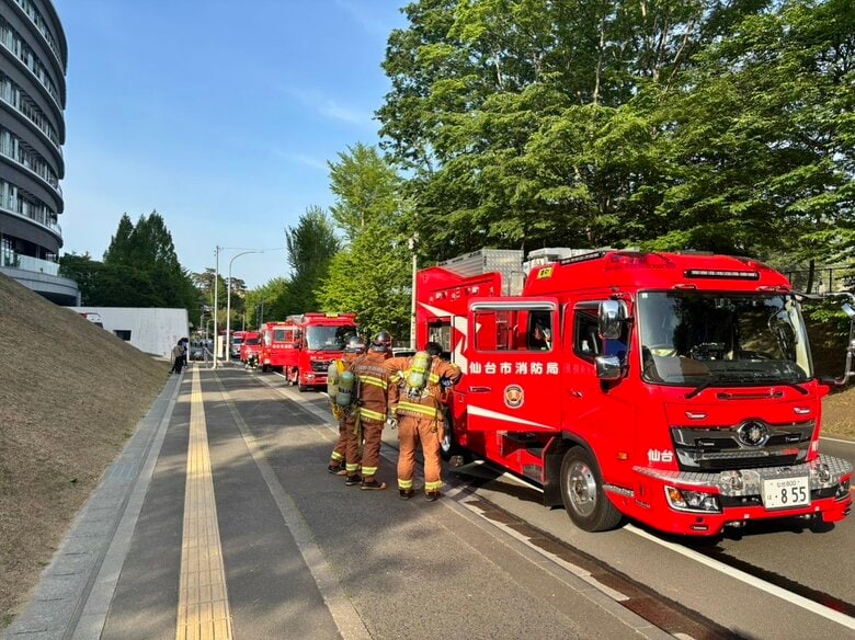 【速報】東北大学で実験中に爆発　男性１人が顔にけが｜FNNプライムオンライン