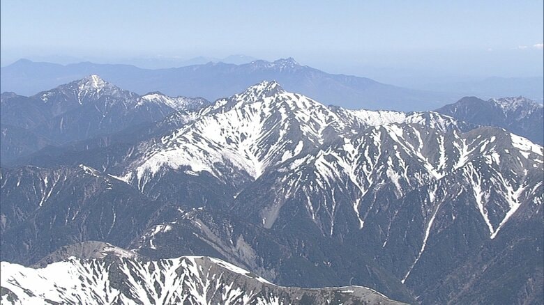 「山で動けなくなった」国内3番目の高さ 南アルプス・間ノ岳から救助要請　人工衛星介した110番を受けて警察の救助隊が出動｜FNNプライムオンライン