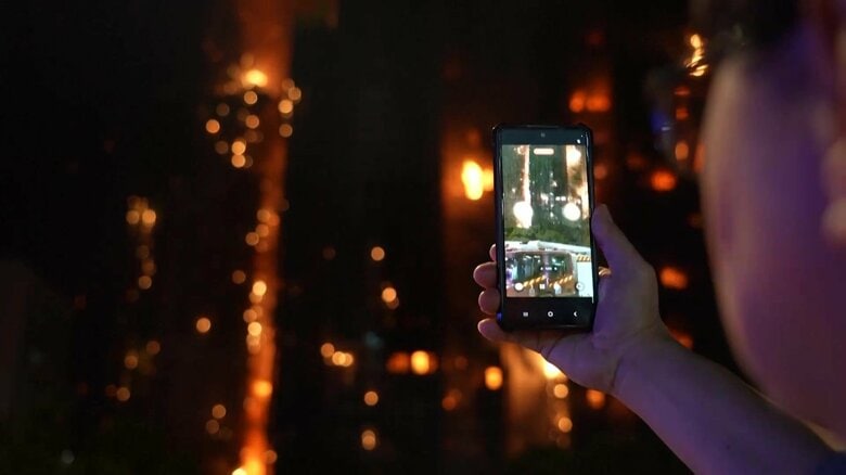 香港の高層住宅で大規模火災 死者36人…279人連絡とれず 消火活動続く 補修工事の竹の足場から火の粉が燃え移ったか|FNNプライムオンライン