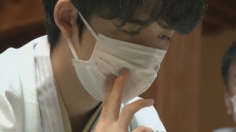 「実力以上の結果」藤井聡太棋聖(18)が「王位」獲得!史上最年少での二冠達成後に語った言葉とは