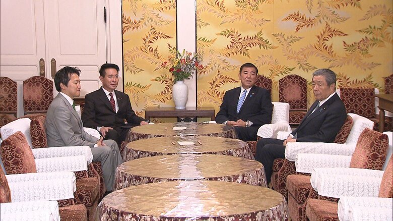 常任委員長室で行われた石破首相と維新・前原共同代表