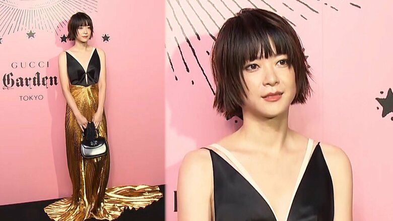 上野樹里さんはゴージャスな衣装で
