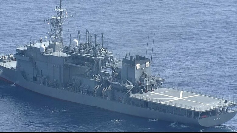 海上自衛隊の潜水艦救難艦「ちはや」