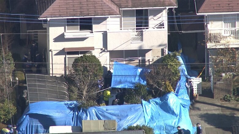 発生直後の現場の様子。規制線が、広範囲にはられていた。