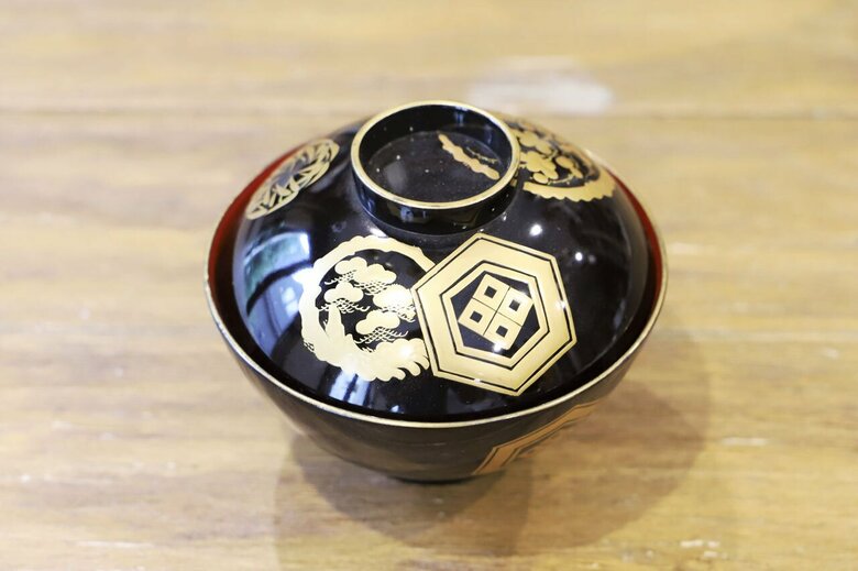 漆器のお椀