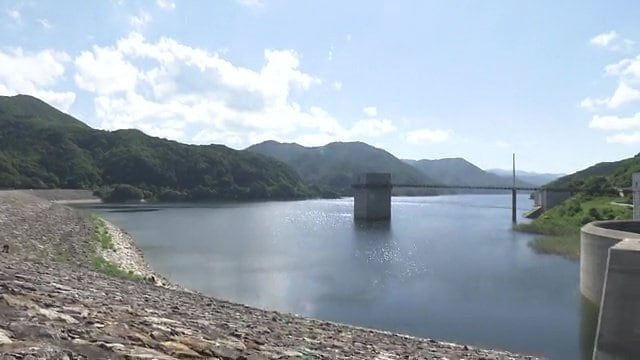 福島市飯坂町　摺上川ダム