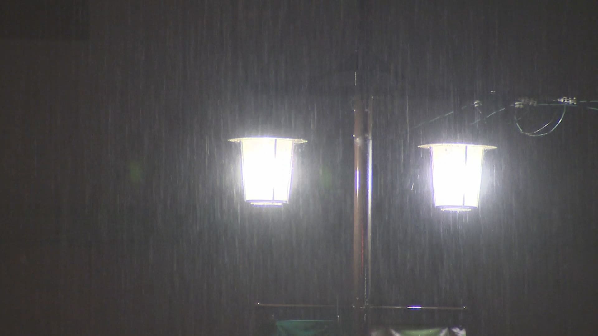 大分県西部に線状降水帯発生　一時、県内４市町にレベル4土砂災害危険警報