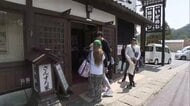 観光客が海の幸味わう　大槌町の飲食店、ＧＷでにぎわう　山林火災「鎮圧」　岩手県