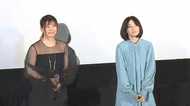 篠原涼子、広瀬すずと女子限定制服試写会 ミニスカ&ルーズソックス挑戦に「ノリノリで」