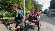 街で出会えば誰でも無料で乗れる人力車！　日本一周を目指して…収入がなくても“乗ってくれる人の笑顔のため”人力車を引き続ける