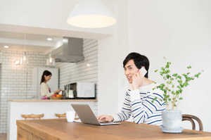「つい仕事以外のことを」慣れない“テレワーク”に戸惑う声も…課題と解決法を聞いた