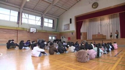 ワクワク冬休みへ　県内トップ、小学校で2学期の終業式　岩手県盛岡市